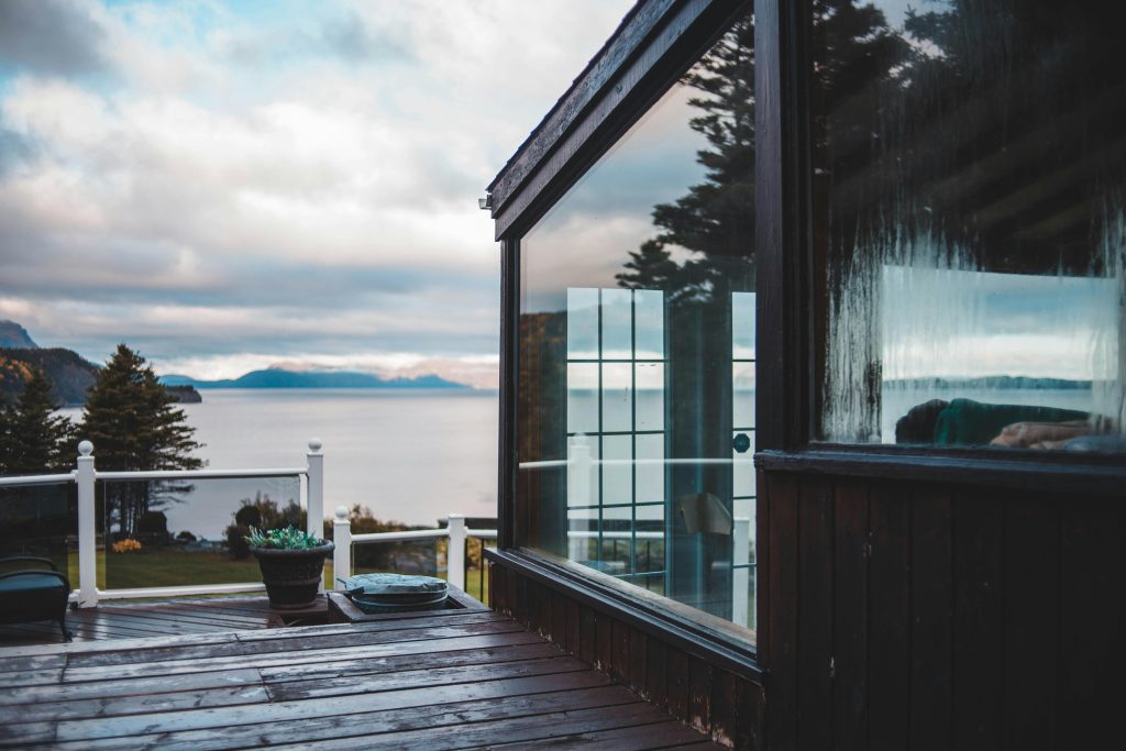 Low-Cost Simple Rooftop Design - Affordable Ideas for Your Terrace 2 pexels introspectivedsgn 9899872