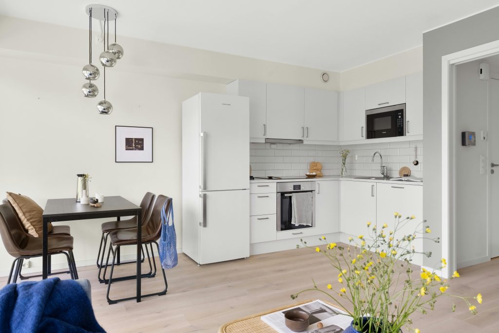 4 BHK Luxury on a Budget-Friendly Interior Designers in Andheri, Mumbai 3 pexels alex tyson 919593032 19966759