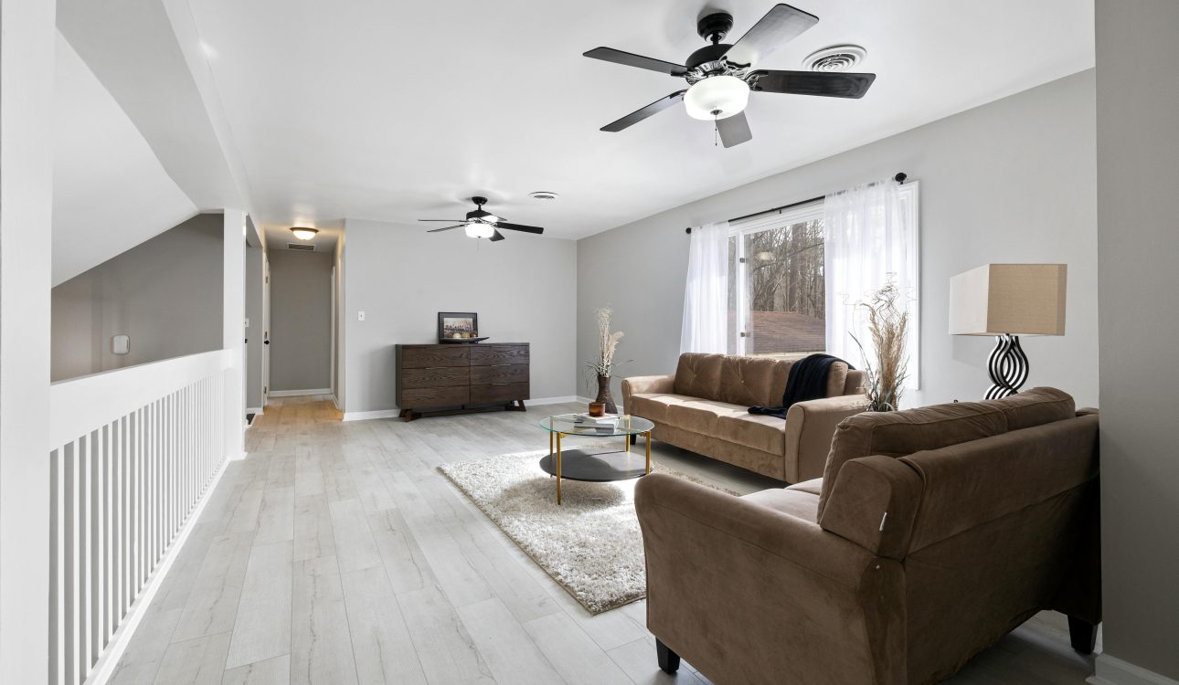 Interior design in a modern Powai apartment featuring elegant lighting, minimalist furniture, and warm textures that reflect budget-friendly sophistication.