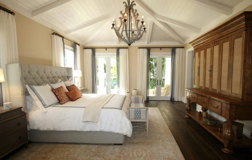 Interior designers with a stylish and budget-friendly look.